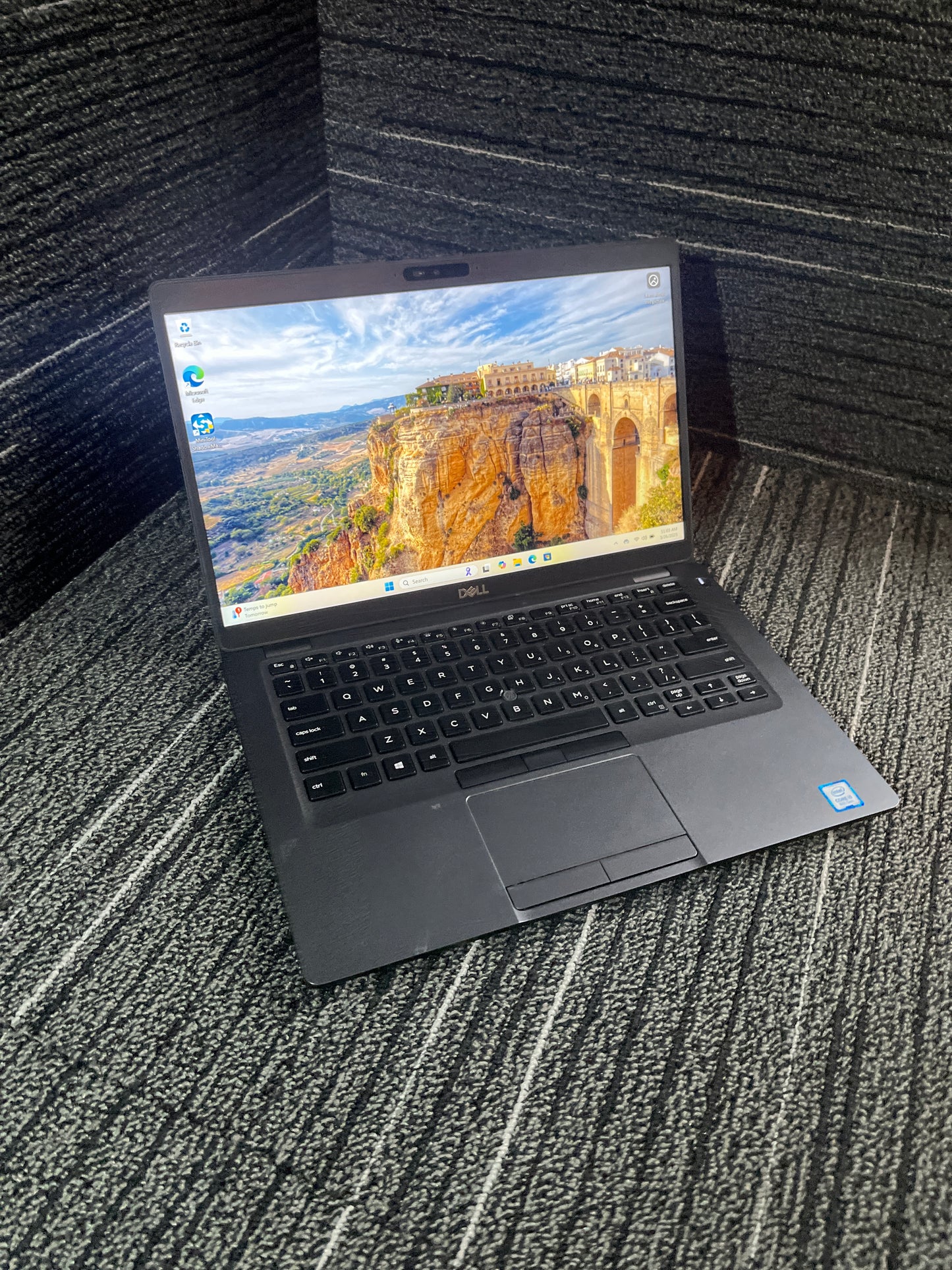 Dell Latitude 5400 Laptop 14”, Core i5, 16 GB Ram, 256 GB SSD, Windows 11 Pro