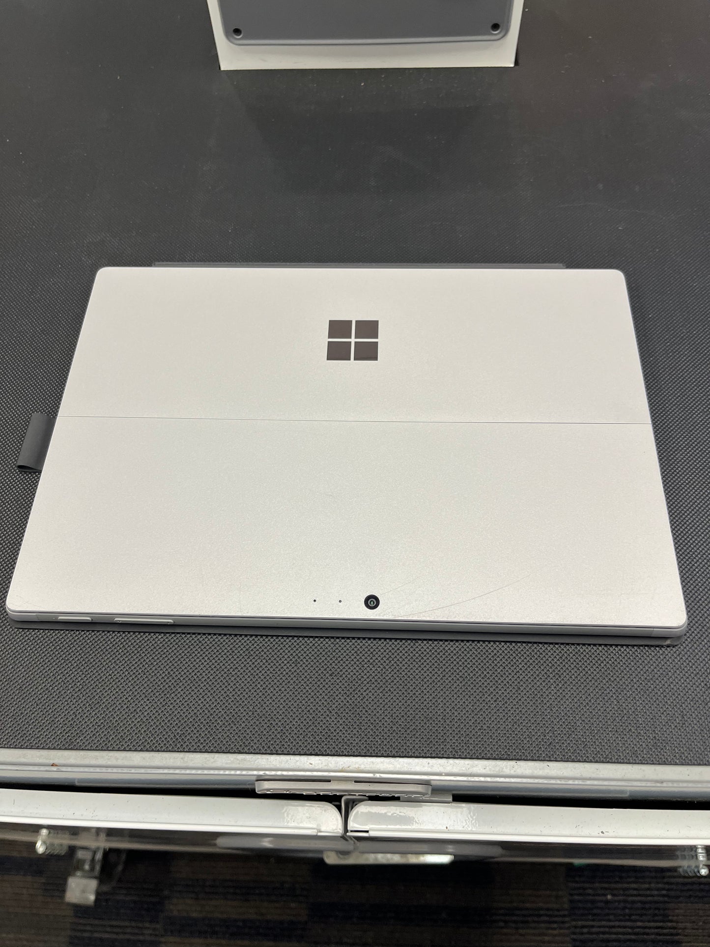 Microsoft Surface Pro 6, Core i5, 8 GB Ram, 256 GB SSD, Windows 11 Pro