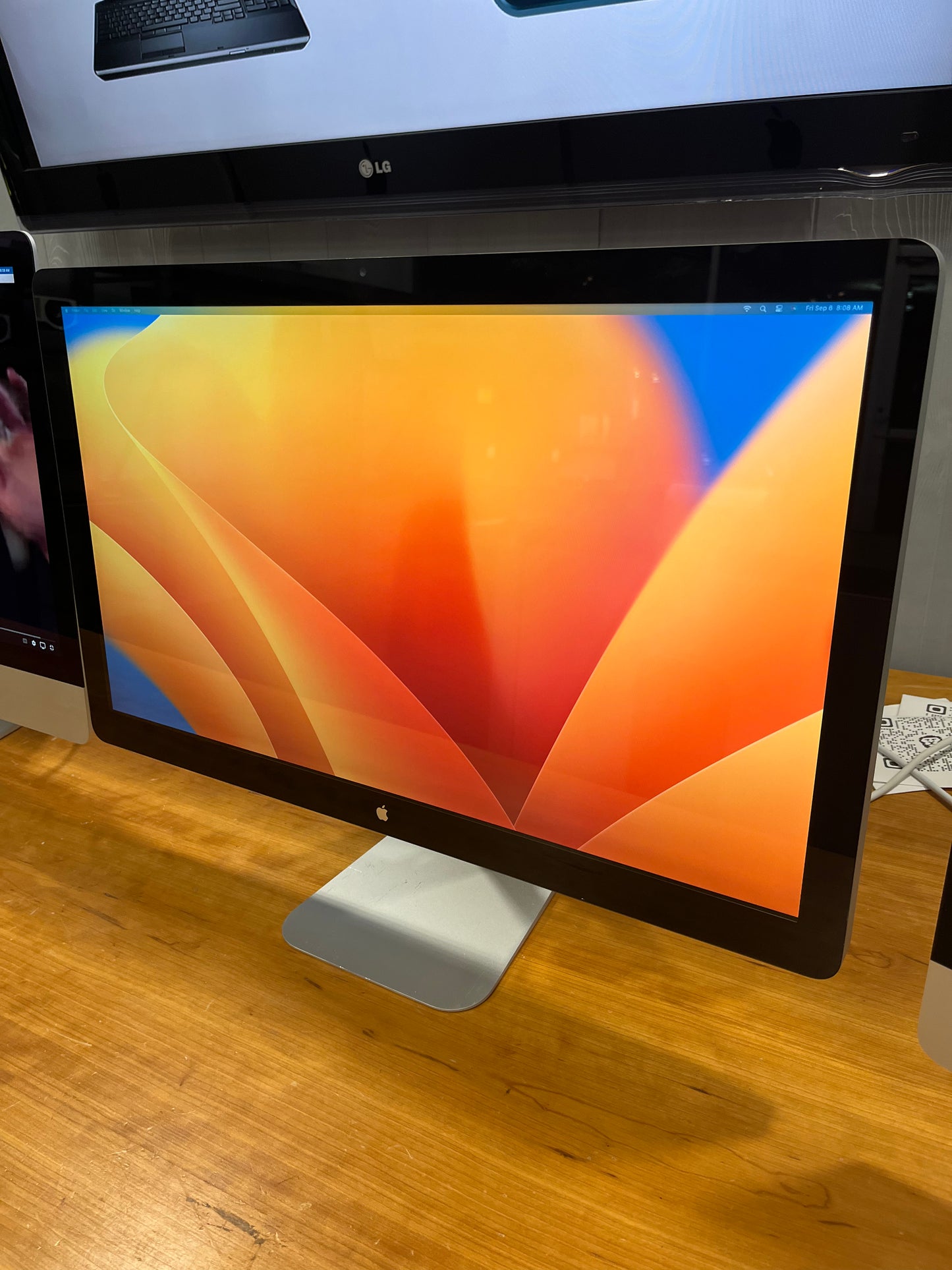 Apple 27” LED Cinema Display