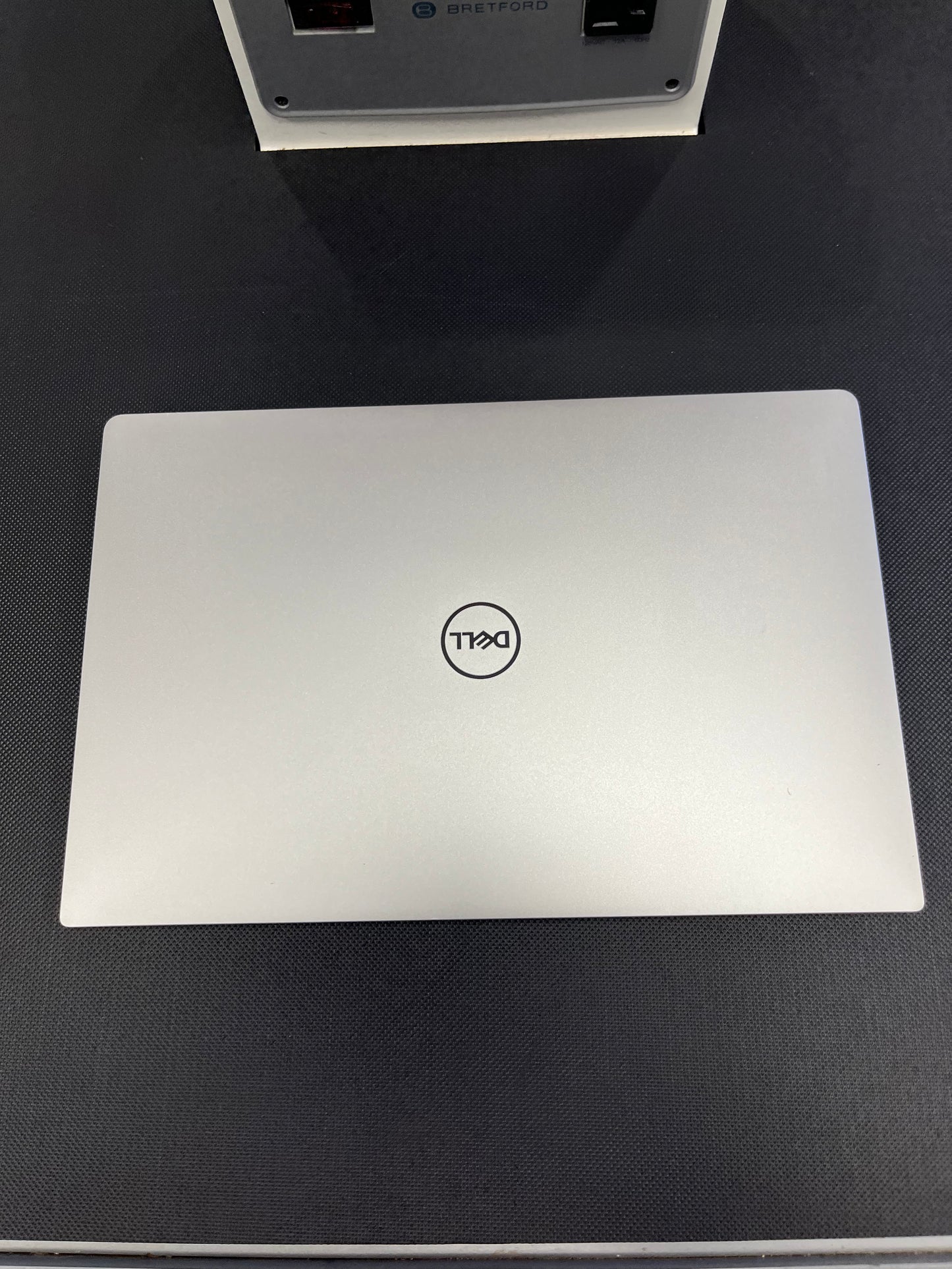 Dell XPS 13 7390 Laptop 13”, Core i5 (10th Gen), 8 GB Ram, 256 GB SSD, Windows 11 Pro