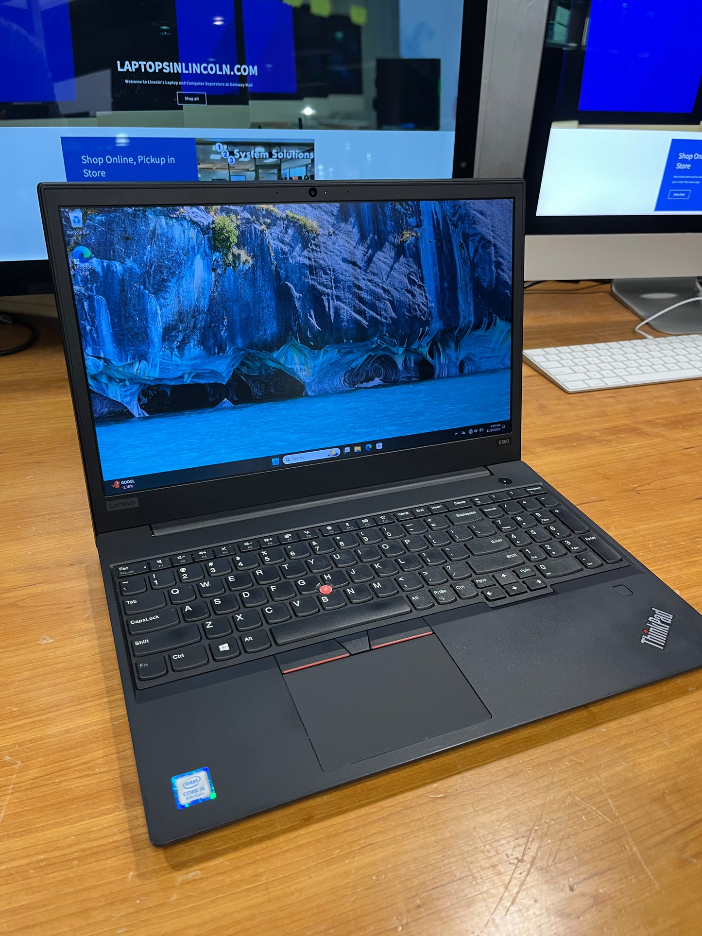 Lenovo E580, Core i5 8250u, 16 GB Ram, 256 GB SSD, Windows 11 Pro