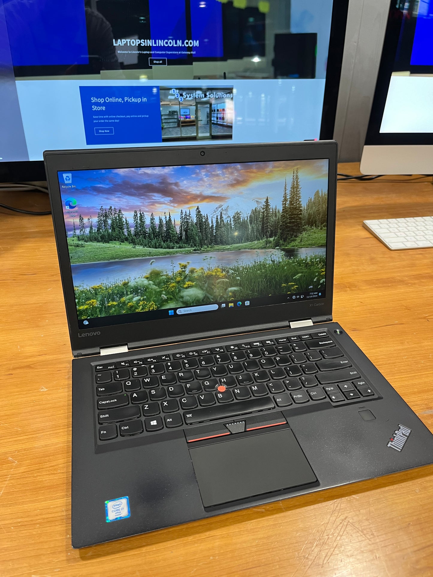 Lenovo ThinkPad X1 Carbon, Core i7, 8 GB Ram, 256 GB SSD, Windows 11 Pro